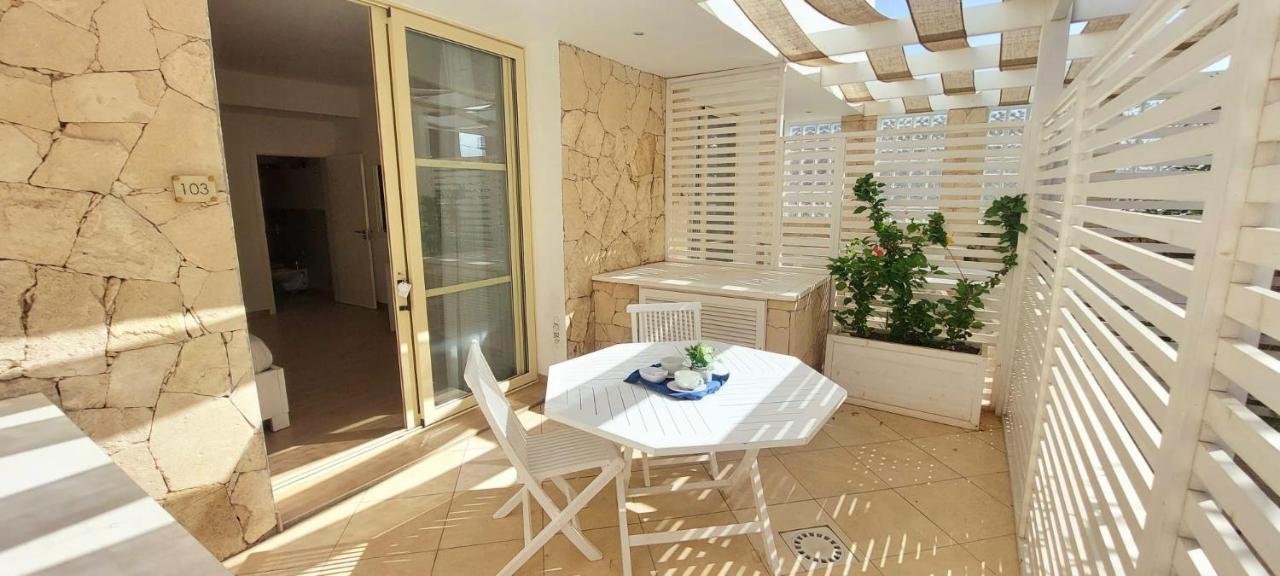 Apart-hotel Branco - & *