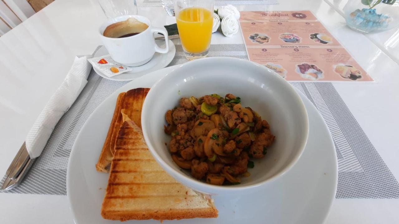 Aparthotel Branco - & *
